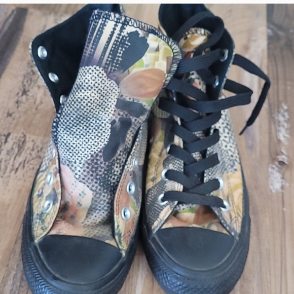 Great used condition Unique Converse - Picture 2 of 4